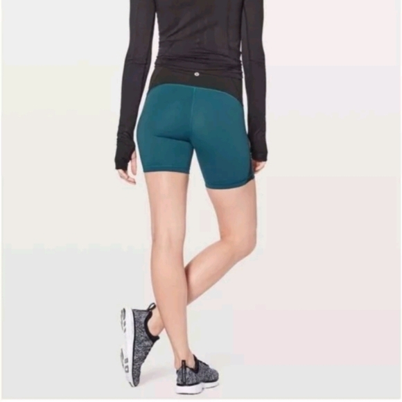 Lululemon Train Times Short 6" in Nile Blue / Black Bike Shorts Teal Size 4 - Picture 1 of 7